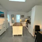 Puerto Rico Apartment, Newly Renovated, Centre Of Puerto Rico, 3 Bedrooms Appartement Porto Rico