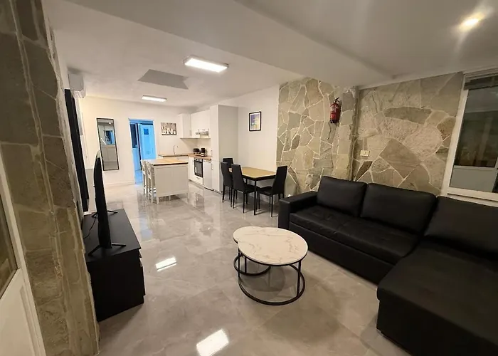 Appartement Puerto Rico Apartment, Newly Renovated, Centre Of Puerto Rico, 3 Bedrooms *