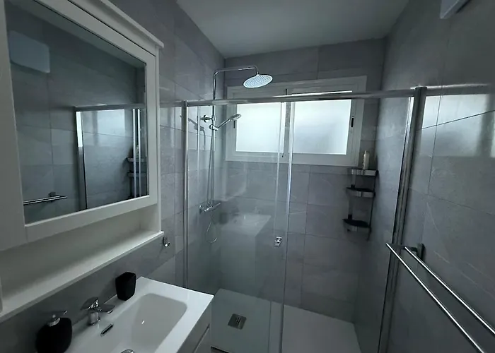 Puerto Rico Apartment, Newly Renovated, Centre Of Puerto Rico, 3 Bedrooms Appartement